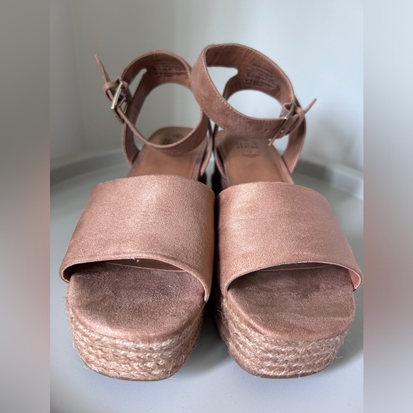 NWT CALL IT SPRING Lillian Vegan Wedge Sandal - Picture 3 of 11